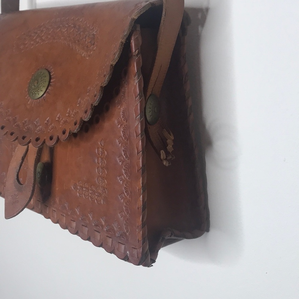 Vintage Leather Tooled Shoulder Bag 60’s 70’s - Picture 7 of 15